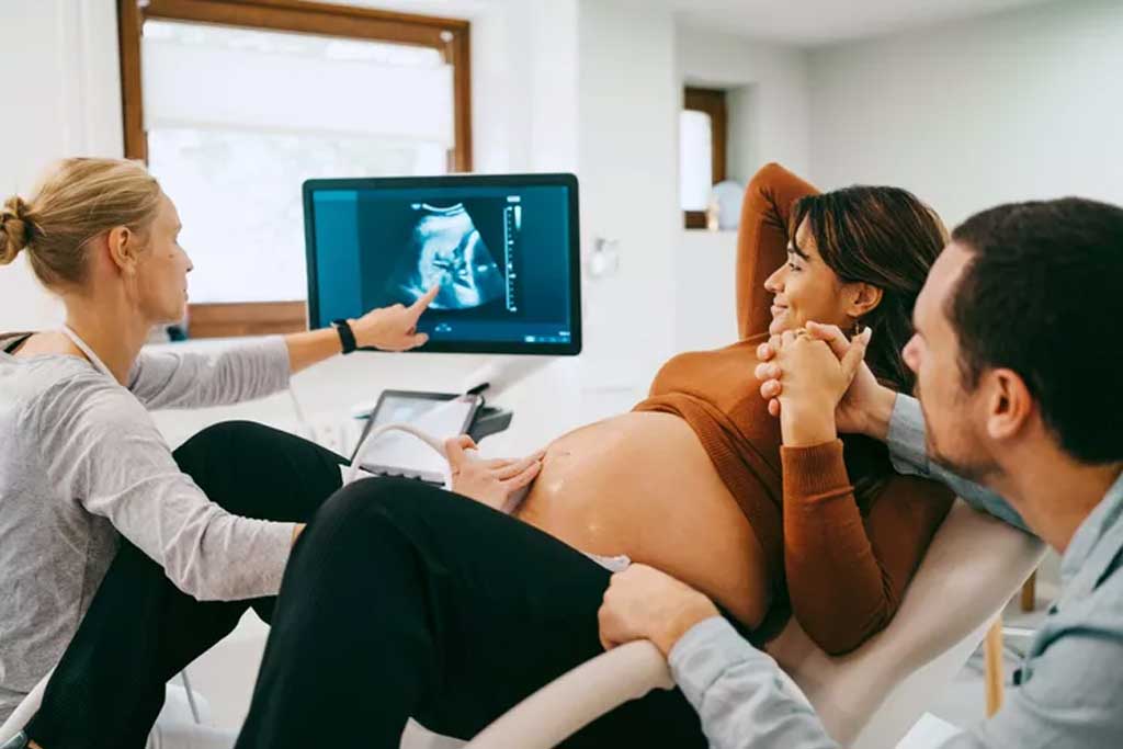 سونوگرافی بارداری در هر مرحله: بررسی رشد جنین و تشخیص سلامت مادر