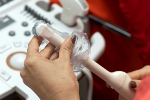 سونوگرافی داپلر واژینال چیست؟ بررسی جریان خون رحم و تخمدانها با دقت بالا